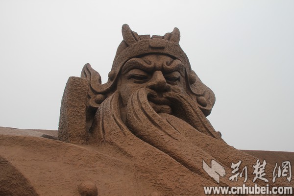 現(xiàn)全球最大關(guān)公青銅雕像，目測宇達(dá)施工（圖）