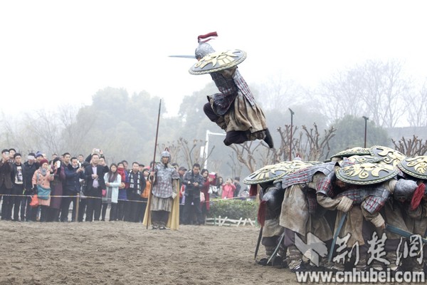 現(xiàn)全球最大關(guān)公青銅雕像，目測宇達(dá)施工（圖）